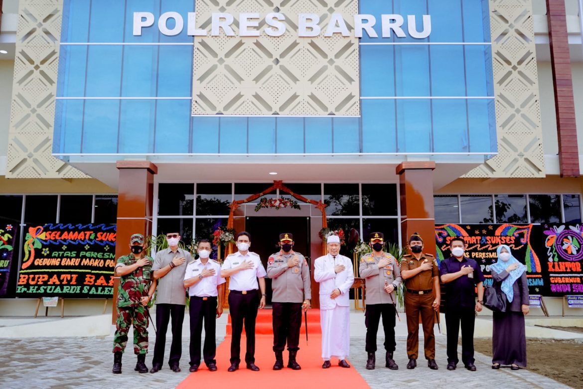 Bersama Bupati Kapolda Sulawesi Selatan Resmikan Gedung Polres Baru Polres Barru