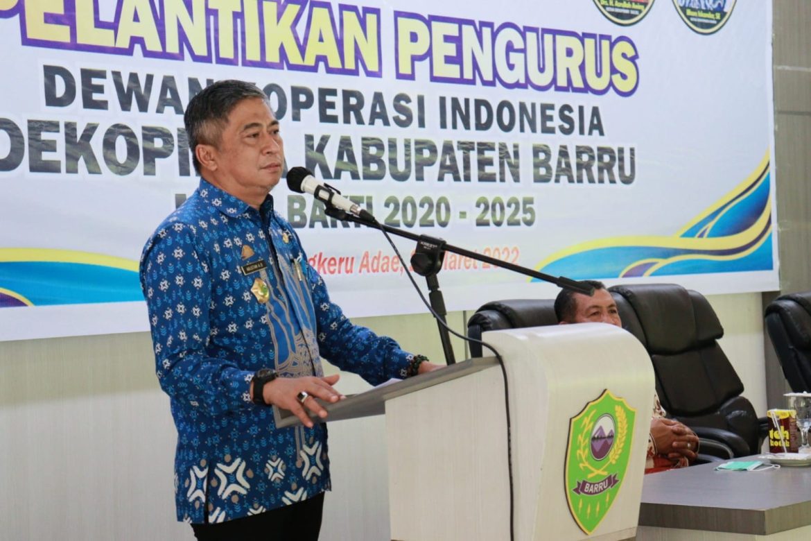 Sekda Hadiri Pelantikan Dekopinda Barru