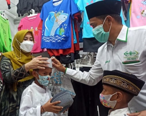 Bahagiakan Anak Yatim Jelang Lebaran Dengan Ajak Belanja Langsung