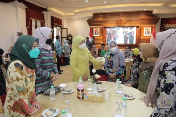 Dalam Se Hari Dua Kali Halal Bi Halal Bersama Khofifah Di Grahadi