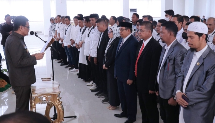 Bupati Barru Lantik Pengurus IKA SMP Padaelo Pekkae