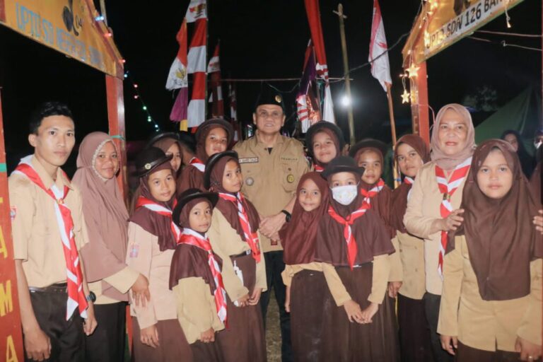 Bupati Barru Kunjungi Perkemahan Pramuka Di Mallusetasi