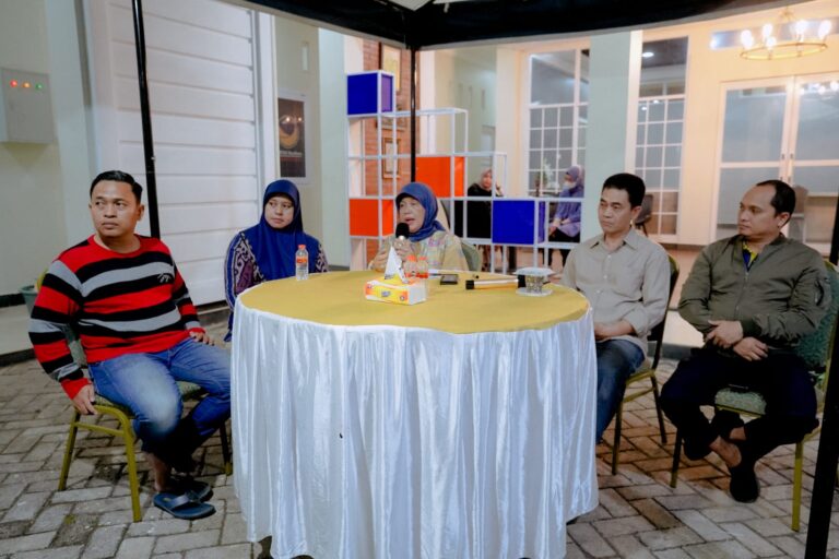 Kabardaerah Barru Jalin Silaturahmi, Hj. Hasnah Syam Undang Insan Pers Dan LSM Makan Malam