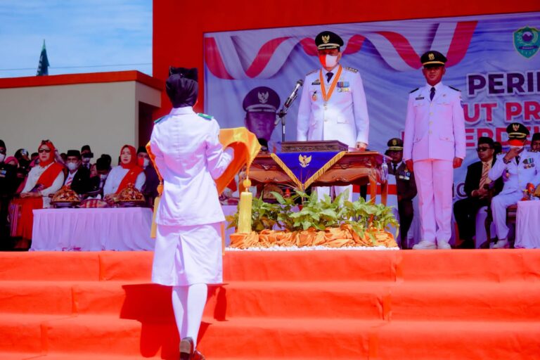 Kabardaerah Barru Bupati Barru Jadi Inspektur Upacara Di HUT RI Ke-77