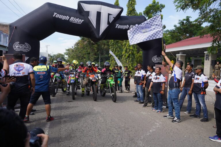 Sekda Barru Lepas Rombongan Motor Trail Jelajah Alam To Berru