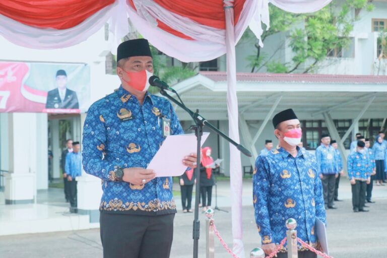 Digelar Di Halaman Kantor Bupati Barru, Abustan Jadi Irup HUT RI Ke-77
