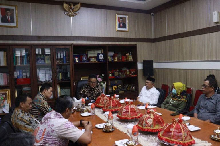 Jelang Pemilu 2024, Bupati Barru Terima Kunjungan Silaturahmi KPU Barru