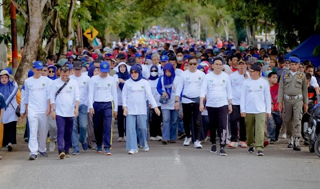 Meriahkan HKN Ke-58, Bupati Barru Suardi Saleh Lepas Jalan Santai