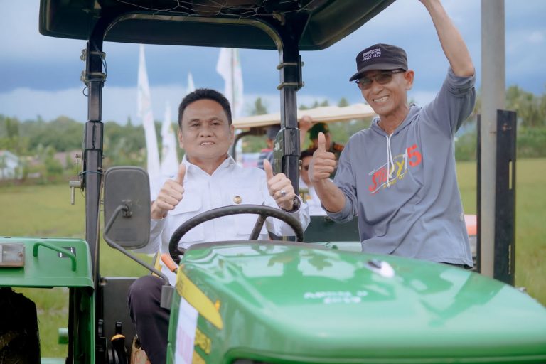 Bupati Barru Hadir Mappalili di Palie