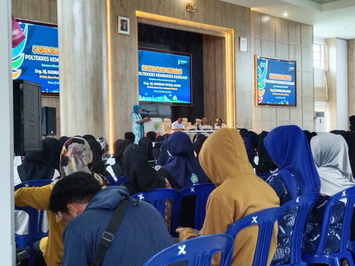 Legislator Hasnah Syam Gandeng Poltekkes Kendari Sosialisasi Germas