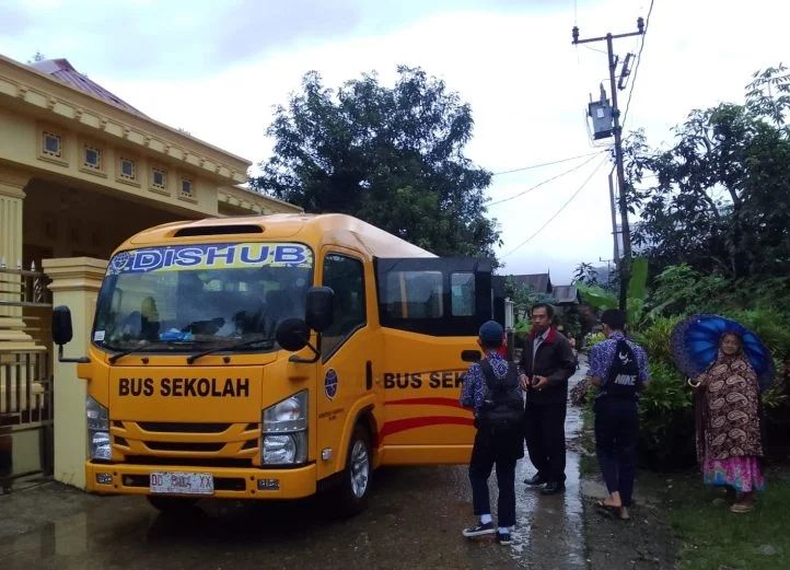 Terbukti Janji Bupati Barru Siapkan Bus Sekolah