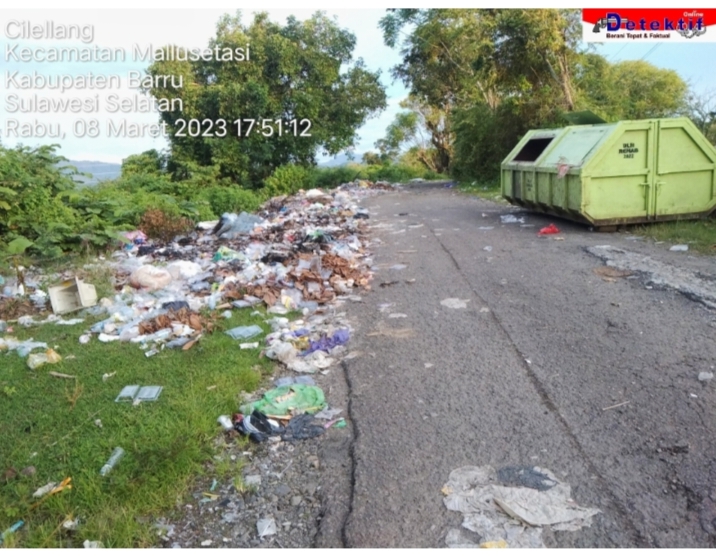 Jorok: Sampah Berserakan Dekat Man 2 di Desa Cilellang, Bau Busuk Ganggu Aktivitas Belajar Siswa