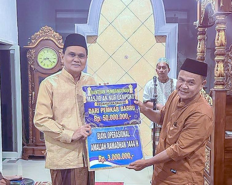 Bupati Barru Melakukan Kegiatan Safari Ramadhan Malam ke 29 di Mesjid An-Nur Lampoko pada Rabu malam
