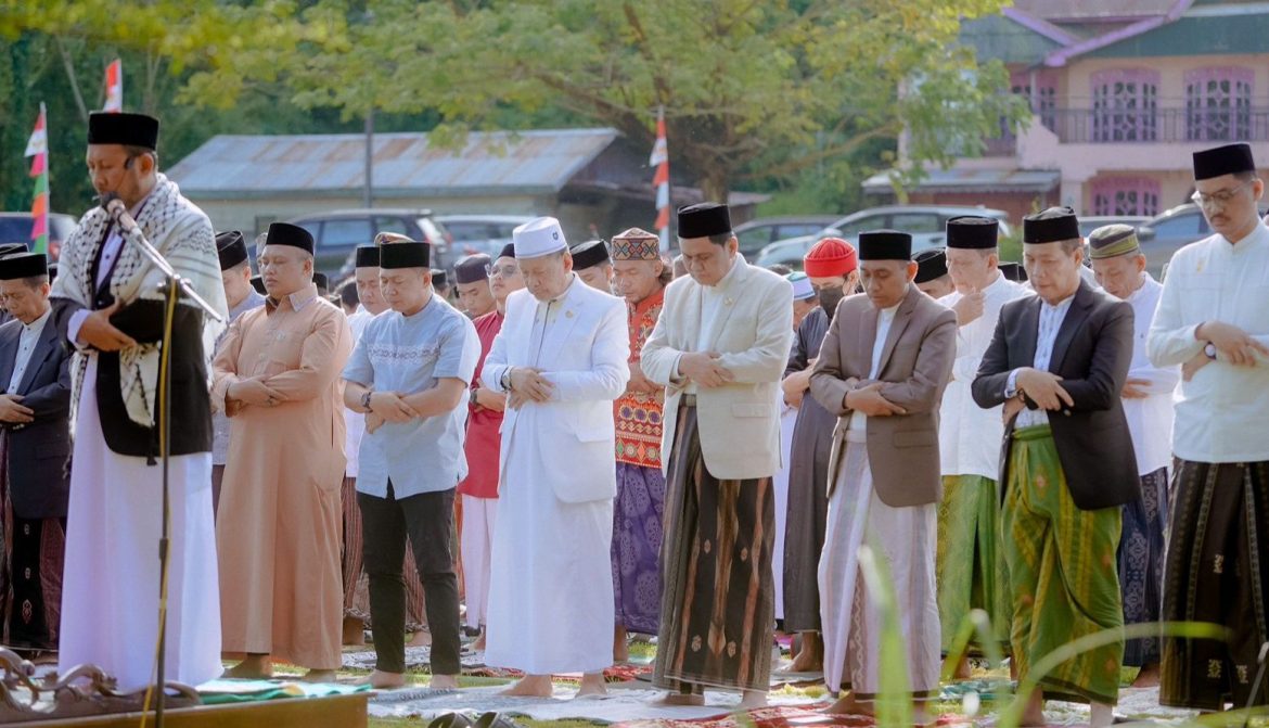 Salat Idul Fitri Bupati Barru,Dan Forkopimda di Lapangan Siddo