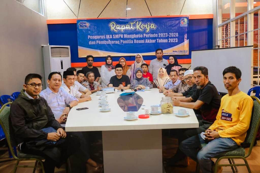 Bupati Barru Hadir Raker Pembubaran Panitia Reuni Akbar IKA SMPN Mangkoso
