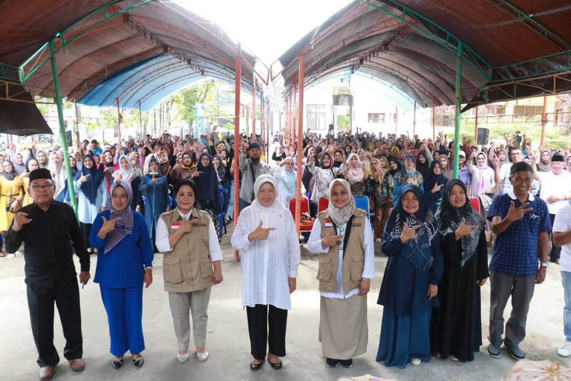 Ketua TP.PKK Barru Hasnah Syam Bersama BBPOM Gelar Sosialisasi ke Masyarakat Desa Kupa