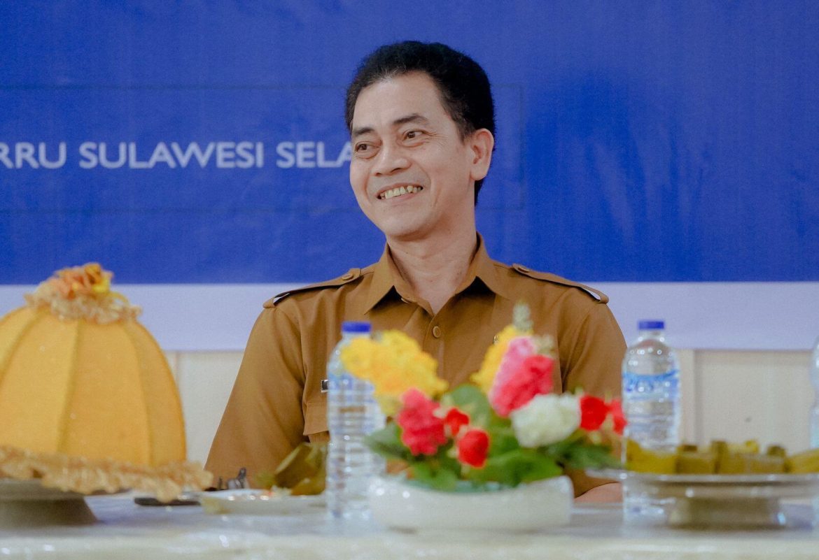 Kepala Diskominfo-SP Syamsuddin Tutup Lokakarya Peningkatan Kapasitas PPID Kabupaten Barru