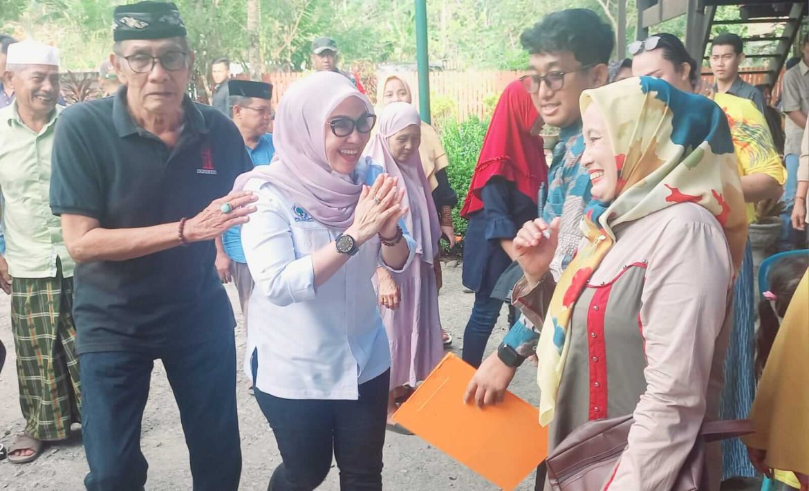 Warga Desa Lawallu Antusias Sambut Andi Ina Kartika Sari di Reses dan Temu Konstituen