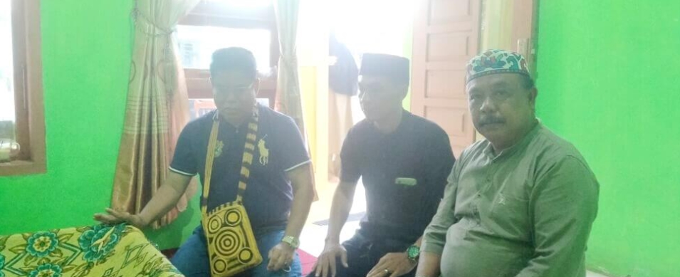 Korban Laka di Mimika, Ketua KKDB Mimika H. Irwan Anwar Melayat ke Rumah Duka Almarhum Sudirman