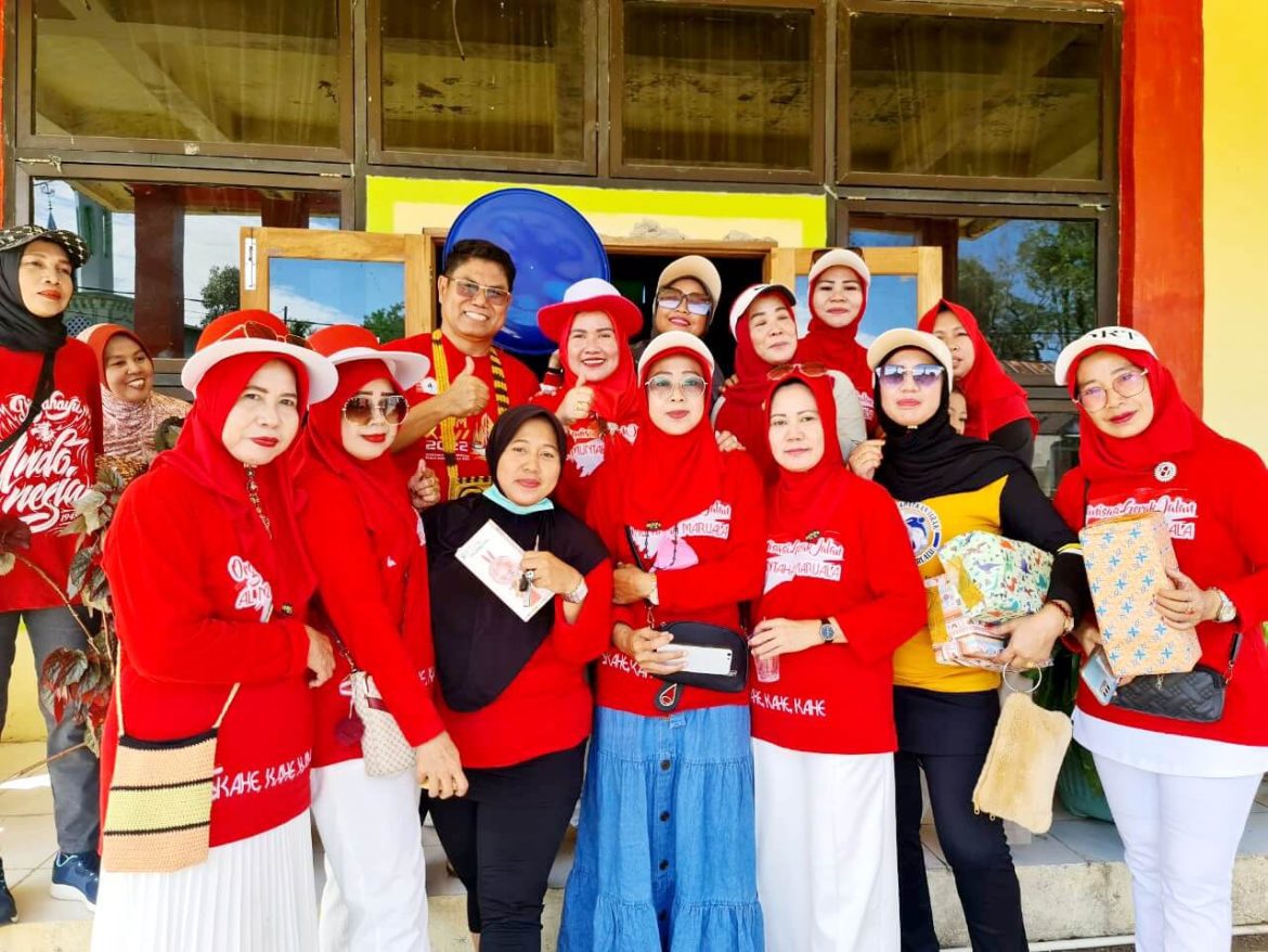 Anggota DPRD Mimika H. Iwan Anwar, SH.MH Ikut Meriahkan Jalan Santai