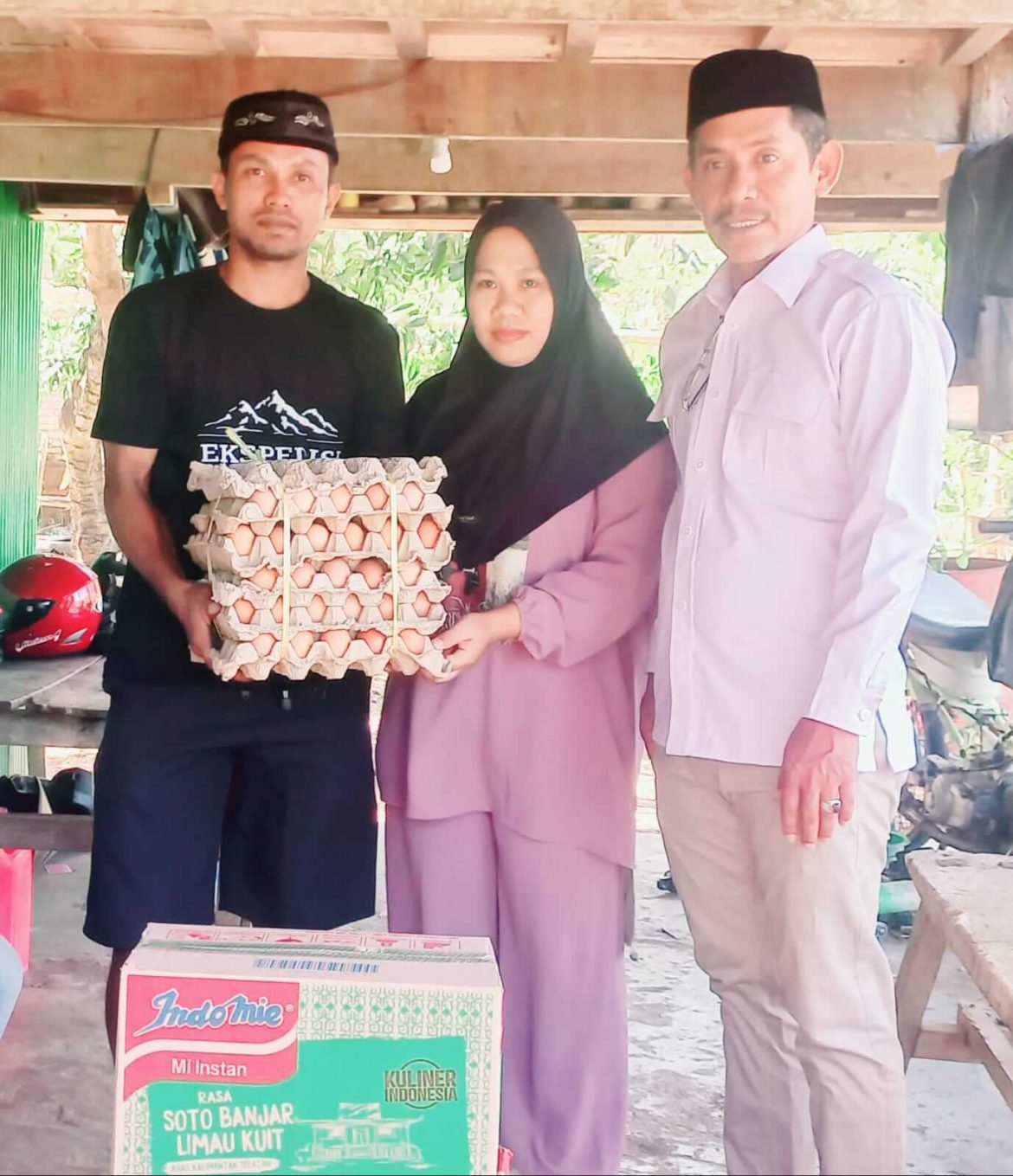 Caleg Nomor Urut 5 dari Partai GERINDRA Dapil IV Armansyah,SE Beri Bantuan ke Korban Kebakaran