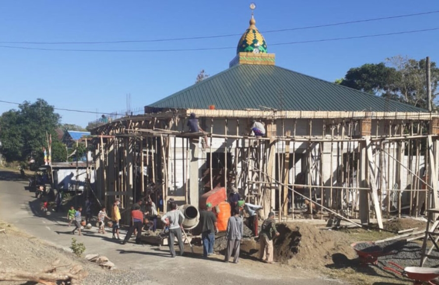 Dua Dusun di Desa Lasitae Laksanakan Gotong Royong