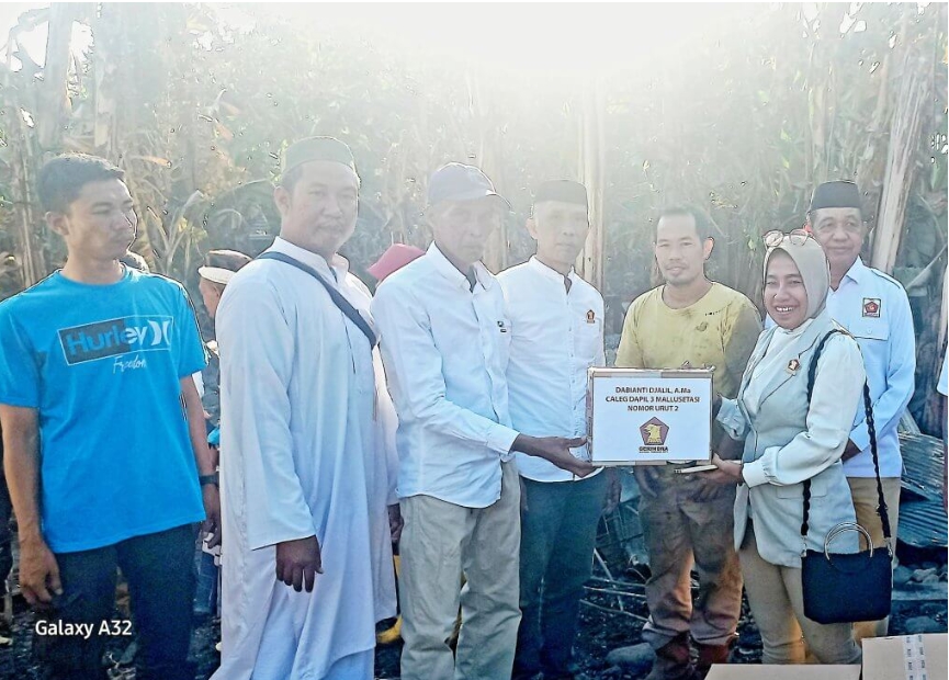 Peduli Sesama, Caleg Partai Gerindra Dapil III Dabianti Djalil Berikan Bantuan kepada Korban Kebakaran di Labuange