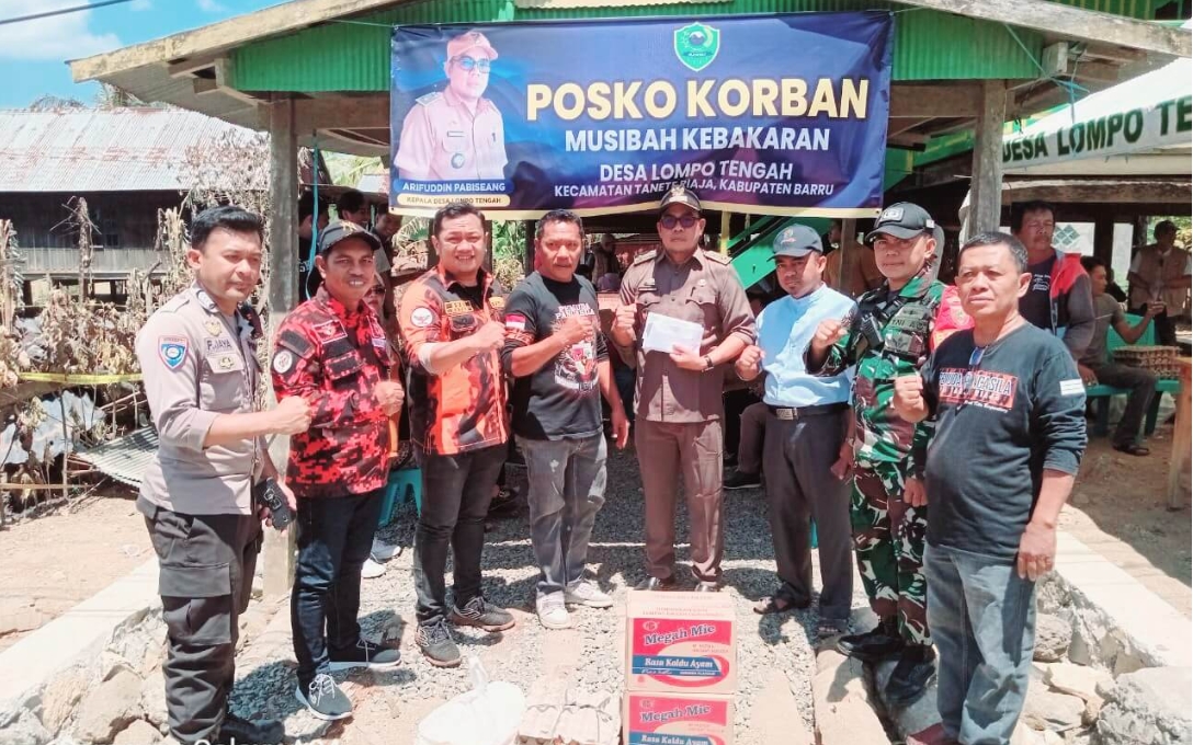 MPC Pemuda Pancasila Barru Bantu Korban Kebakaran di Desa Lompo Tengah