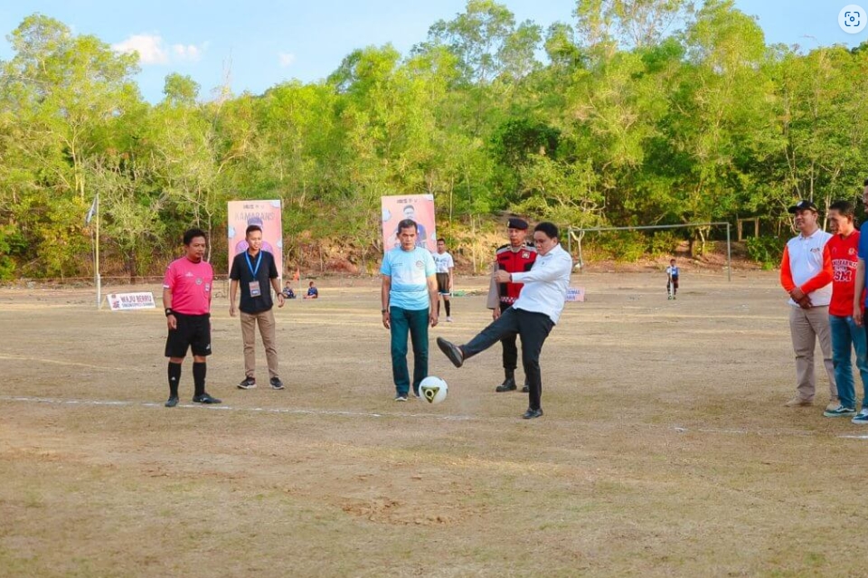 Bupati Barru Buka Turnamen Sepak Bola Mini Cup I Lajulo Tahun 2023
