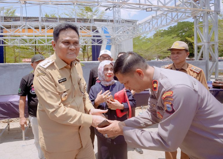 Bupati Barru Suardi Saleh Resmi Membuka Pameran dan Kontes Bonsai