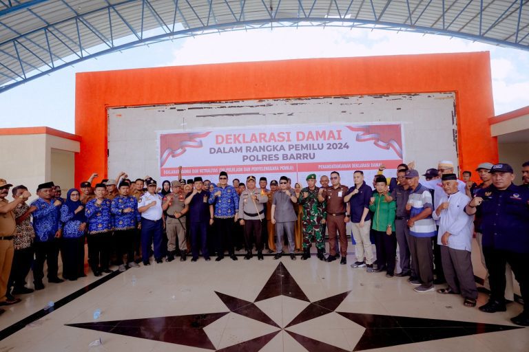 Bupati Barru Suardi Saleh Hadiri Apel Pasukan Operasi Mantap Brata 2023-2024