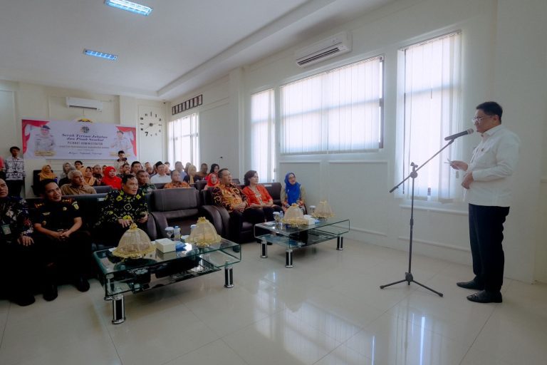 Bupati Barru Suardi Saleh Hadiri Pisah Sambut Pejabat Administrator Kantor Pertanahan