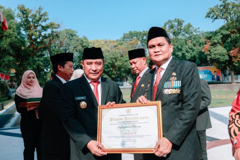 Bupati Barru Menghadiri Upacara Hari Kesehatan Nasional Tingkat Provinsi Sulsel