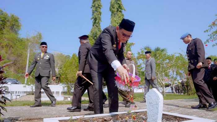 Bupati Barru Hadiri Upacara Ziarah Hari Pahlawan