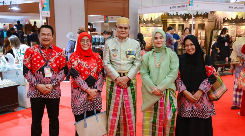 Bupati Barru Suardi Hadiri Pameran Inacraft