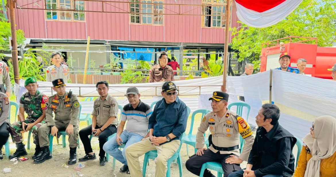 Bupati Barru Suardi Saleh Meninjau Pemungutan Suara Ulang PSU di TPS 1 Lawampang