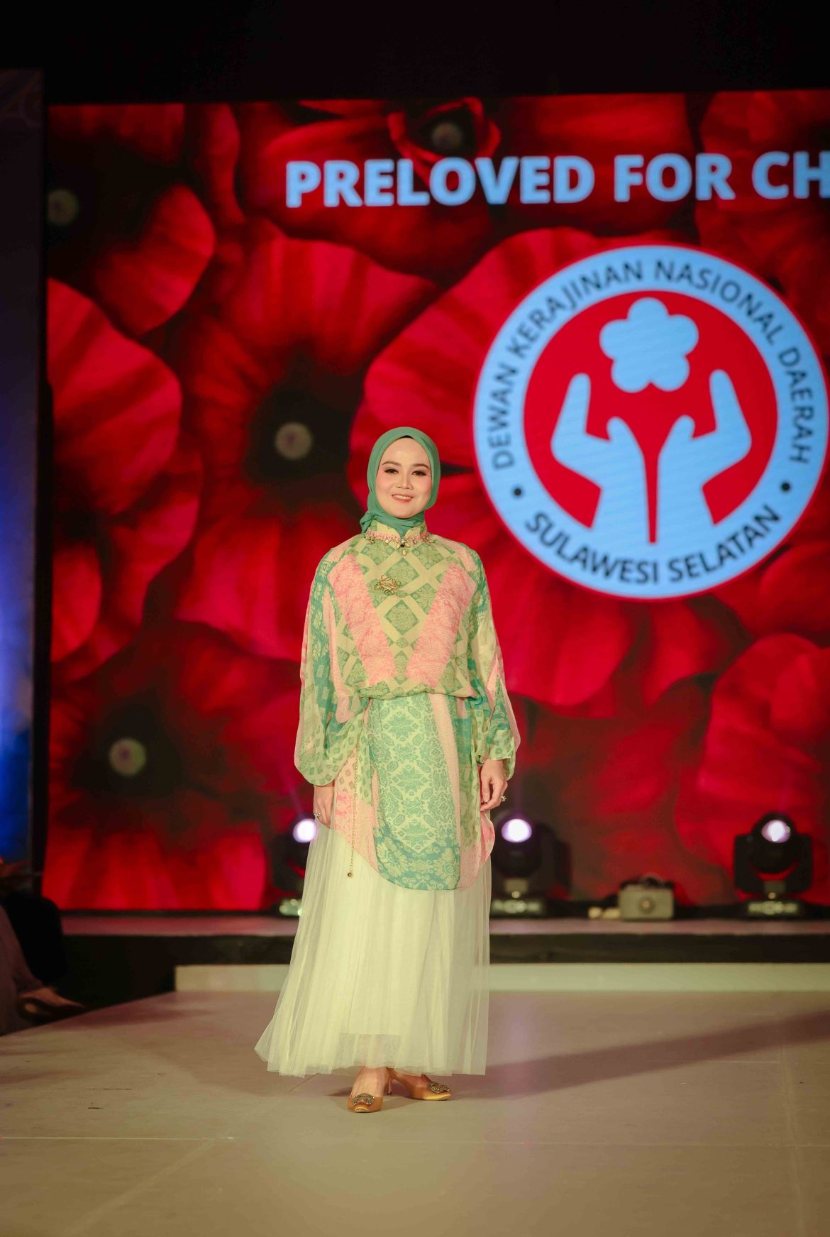 Plt. PKK Barru Dokter Ulfah Tampil Memukau dengan Busana Muslimah di Fashion Show