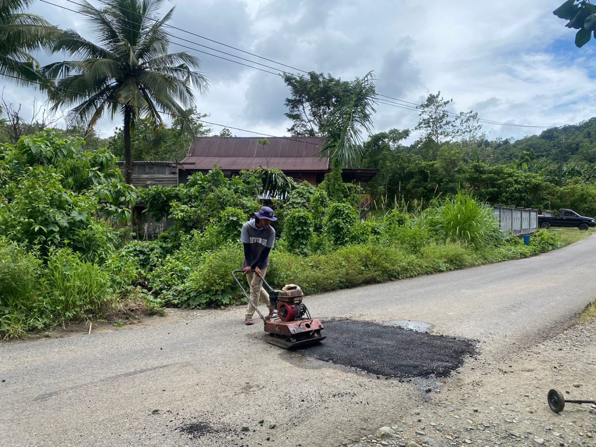 Mantap Jalan Kecamatan Barru dan Kecamatan Tanete Riaja Kini Mulai Direalisasikan