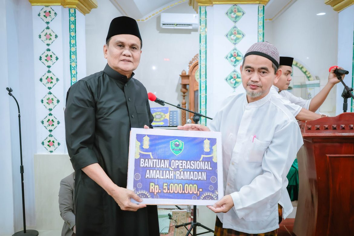 Bupati Suardi Saleh Lanjutkan Safari Ramadhan di Masjid Besar Masdarul Birri Sumpang Binangae