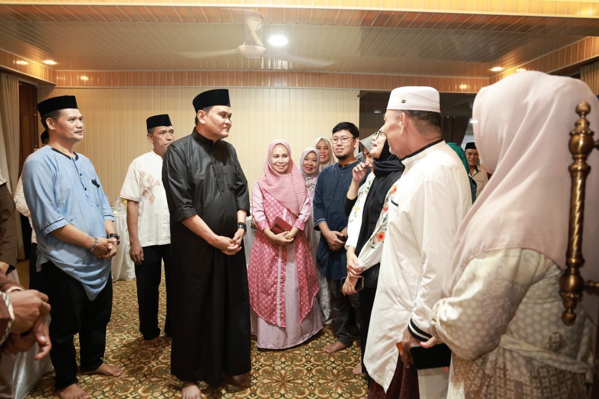 Bupati Suardi Saleh Hadiri Undangan Buka Puasa Bersama di Desa Cilellang