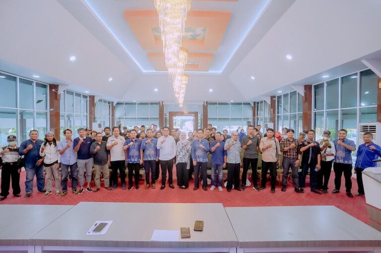 Jelang Lebaran Idul Fitri 1445H, Bupati dan Plt.Ketua TP.PKK Kab.Barru Gelar Silaturahmi Bersama Wartawan-LSM