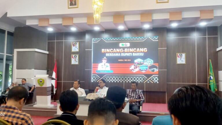 Bupati Suardi Saleh Gelar Bincang Bincang bersama Wartawan di Baruga