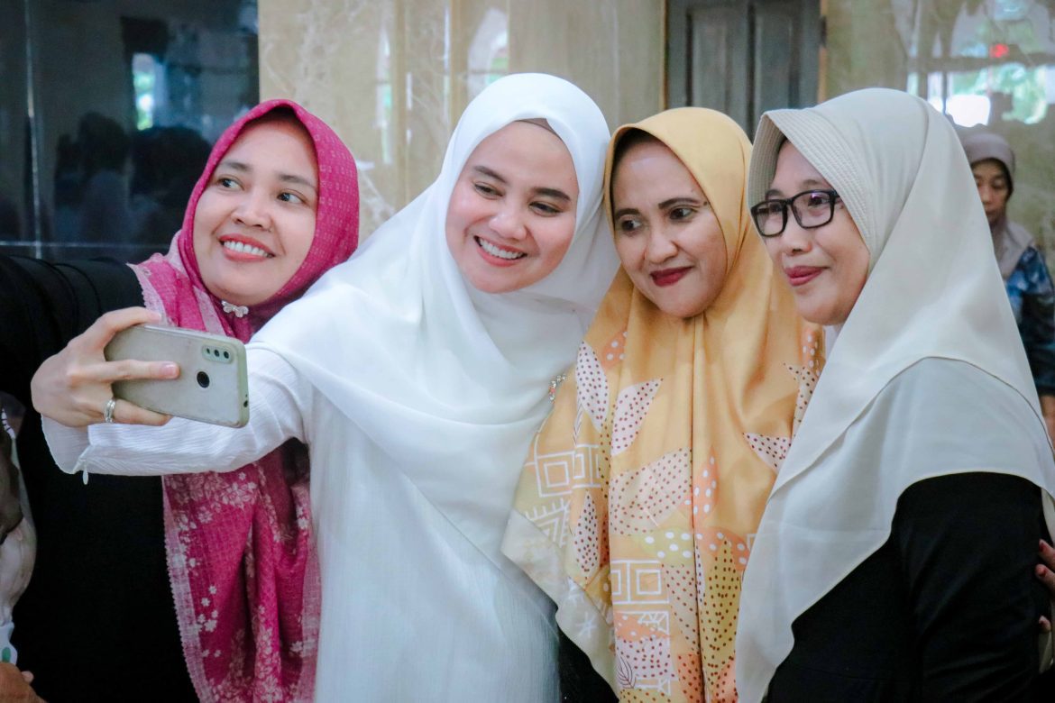 Plt.Ketua TP PKK Barru Menghadiri Pengajian Kelompok Majelis Taklim Nurul Huda se Desa Ajakkang