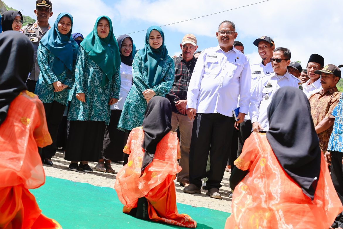 Dinas PMD Bersama Plt TP PKK Barru Menggelar Penilaian Penilaian Lomba Desa/Kelurahan