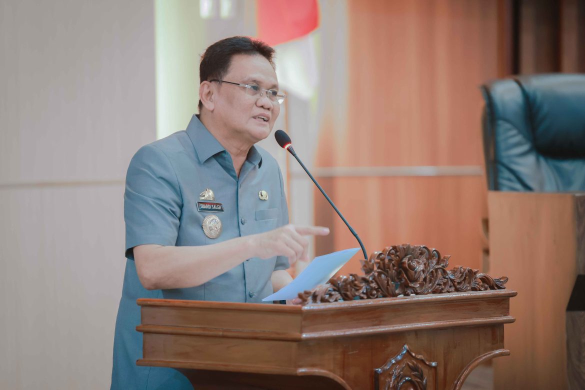 Bupati Suardi Saleh Menyerahkan Raperda Dalam Rapat Paripurna DPRD