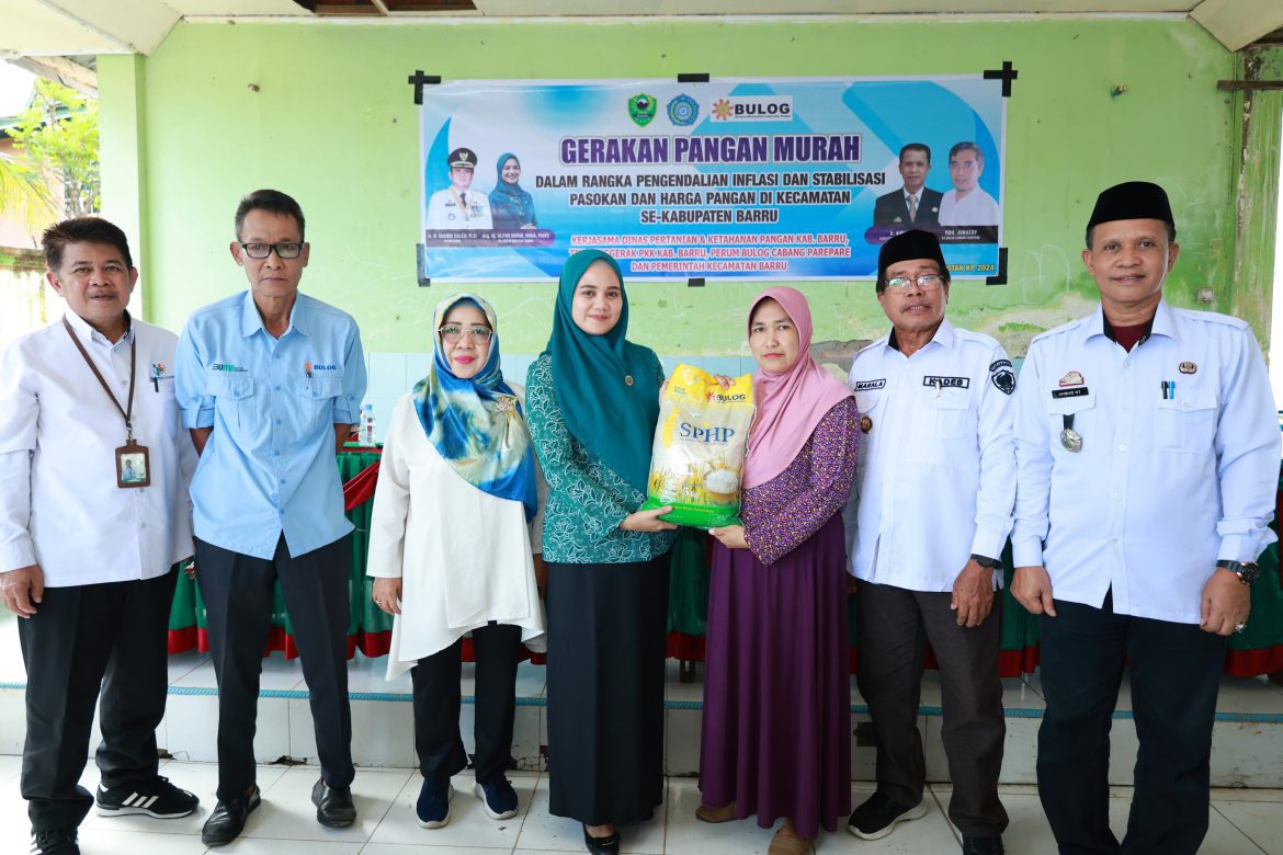 Barru drg.Hj.Ulfah Nurul Huda S, MARS Launching GPM Tingkat Kecamatan Barru di Halaman Kantor Desa Palakka