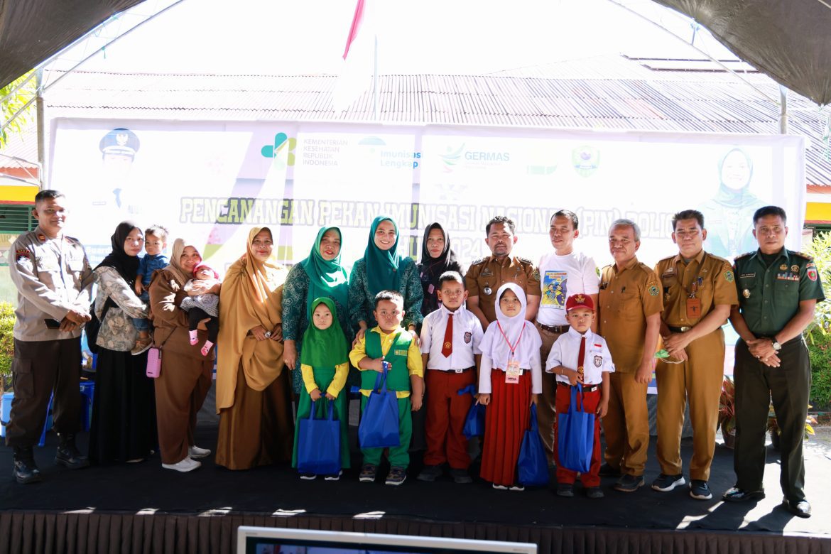 drg. Hj. Ulfah Hadiri Pencanangan Pekan Imunisasi Nasional Polio