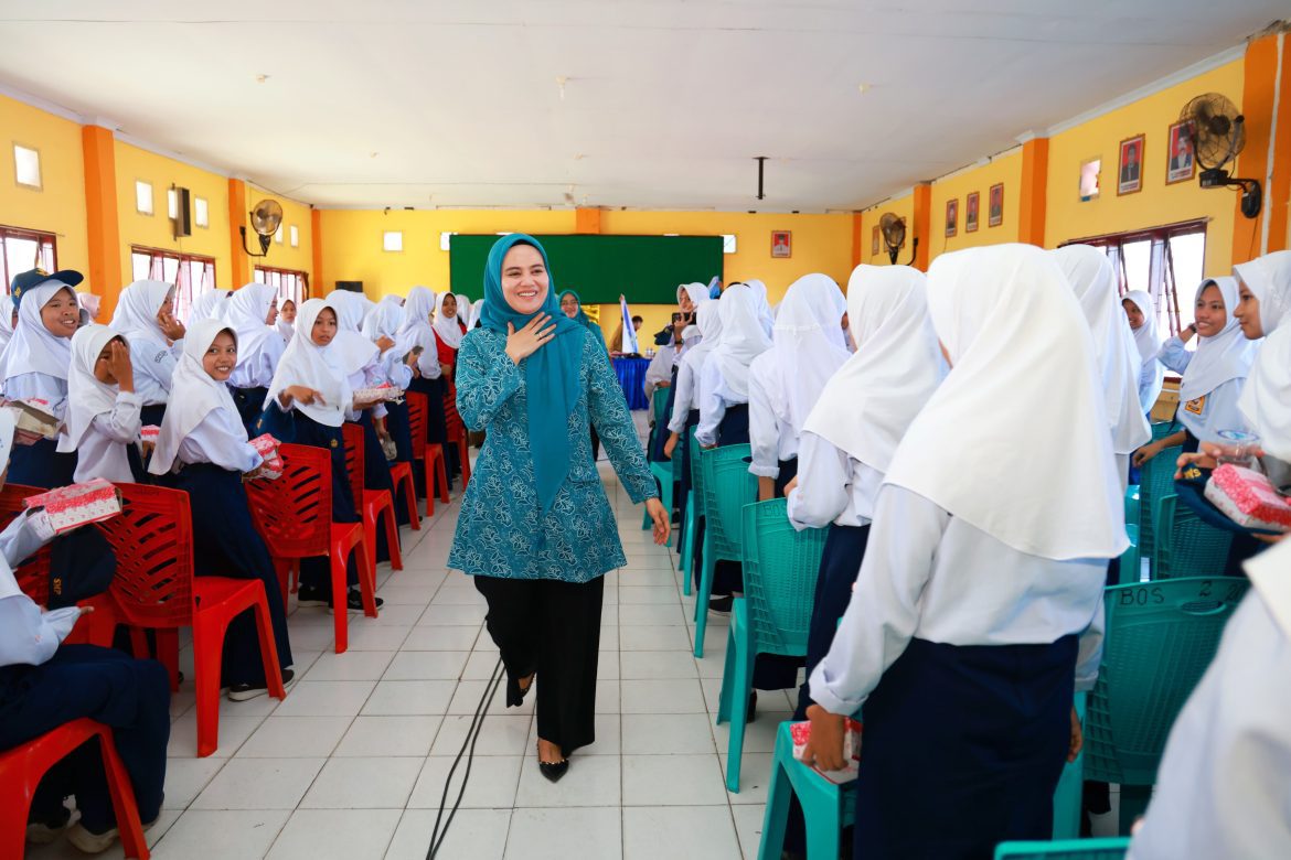 drg.Hj.Ulfah Hadiri Gerakan Cegah Stunting dan Aksi Bergizi di UPTD SMPN 5 Barru