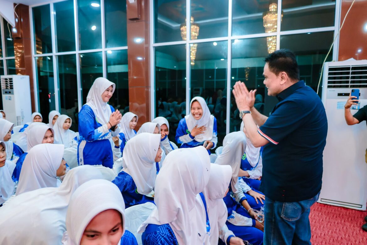 Bupati Barru Gelar Ramah Tamah dengan Paskibraka