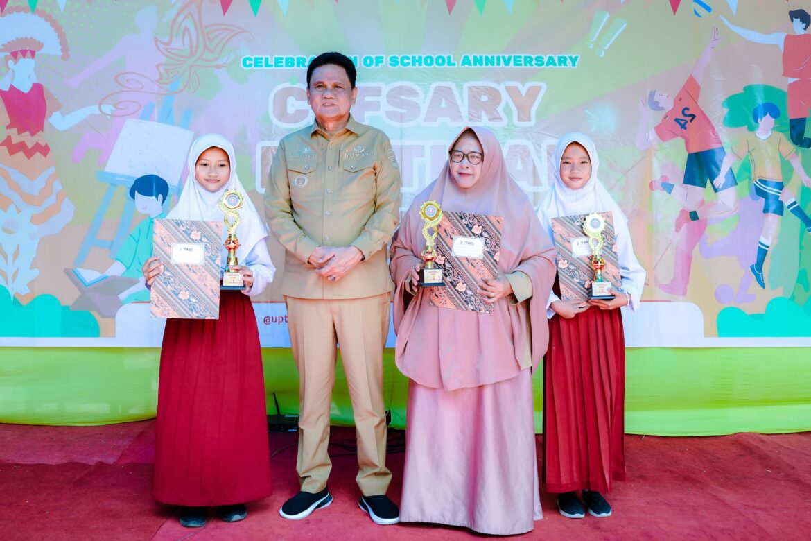 Bupati Barru Suardi Saleh Hadiri Semarak Cefsary Ke 67 UPTD SMPN 1 Barru